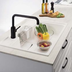 レトロなデザインが、現代のインテリアと懐かしくも新しいハーモニーを奏でます。 ナスラック バゼロ 水栓